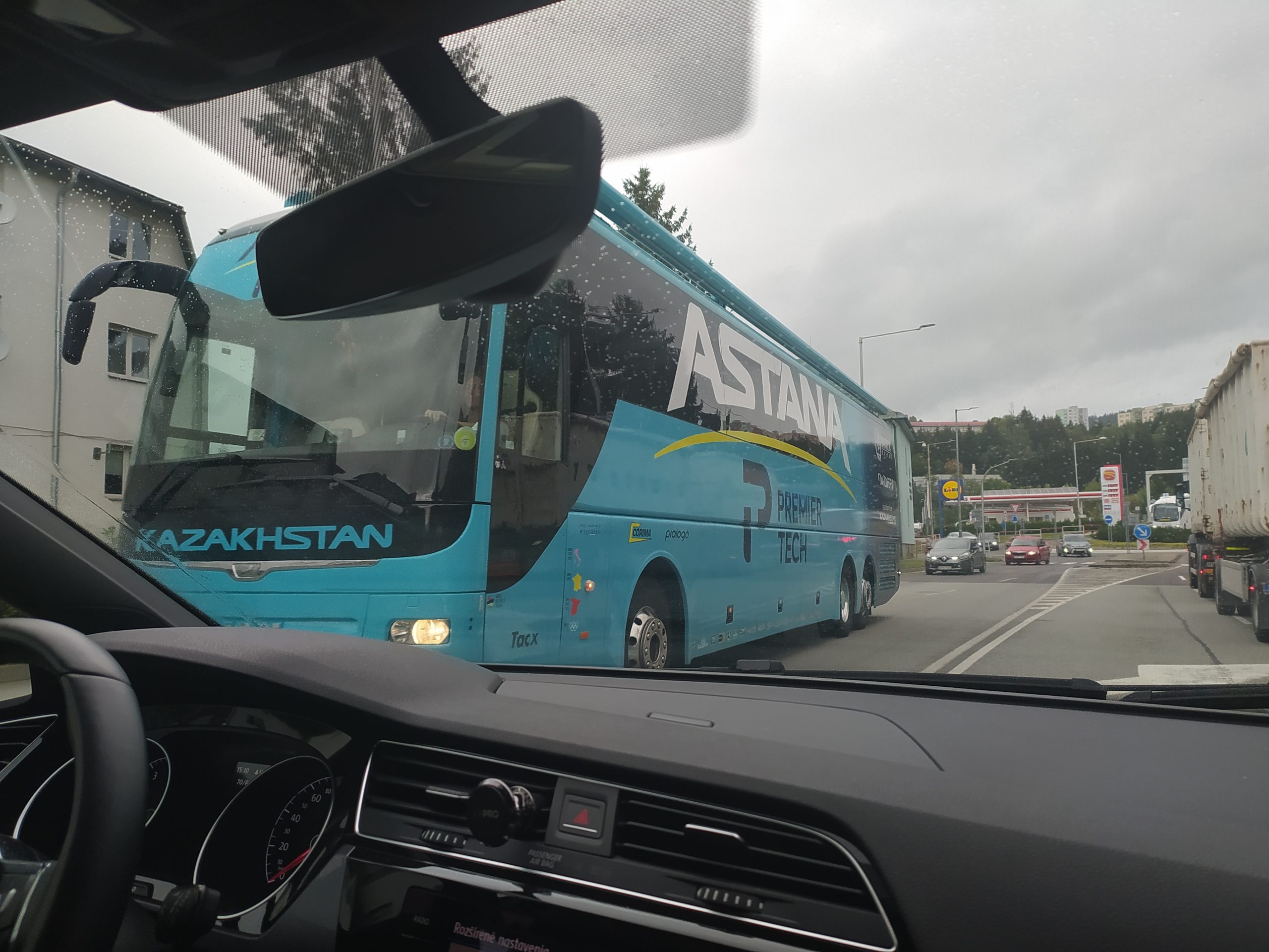 Autobus Astana Premier Tech
